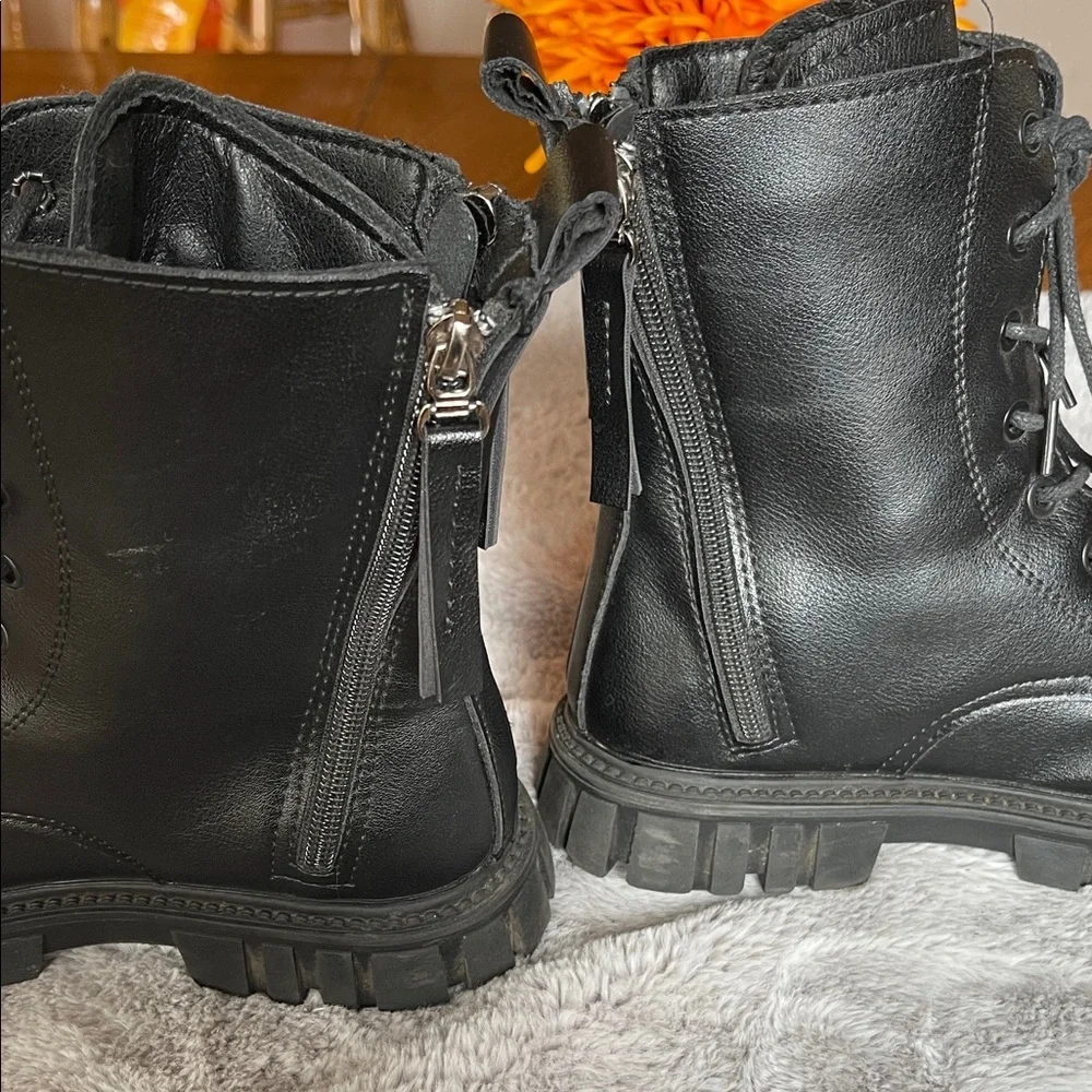 Girls  Black Lace-Up Combat Boots - Classic Chunky Sole